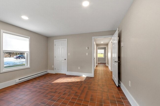 Building Photo - 82 Cedar St