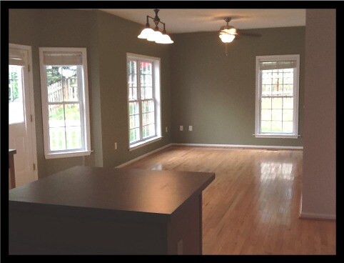 Building Photo - 2 Forest Lake Dr