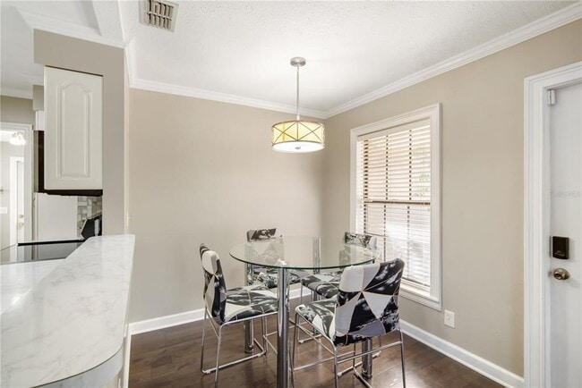 Building Photo - 3909 W Iowa Ave