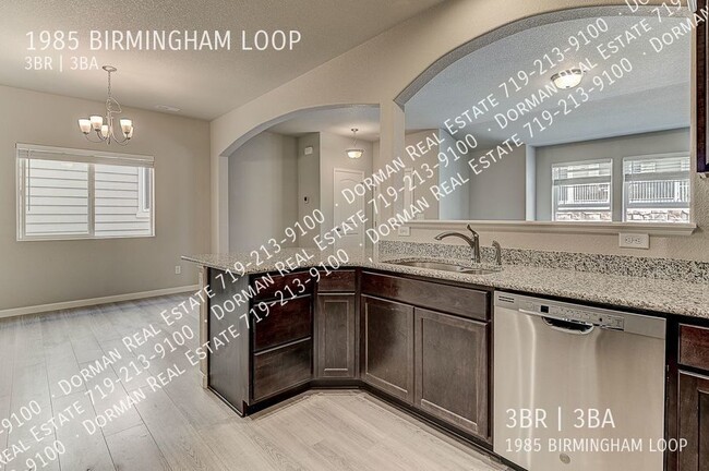 Building Photo - Newer Townhome Vistas at Spring Creek