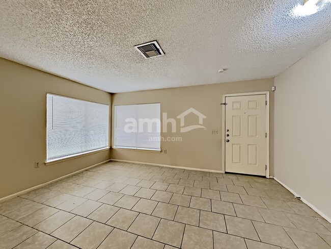 Building Photo - 5614 Misty Gln