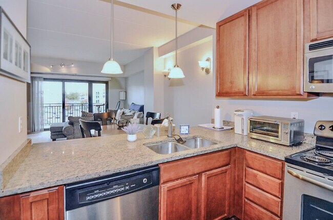 Building Photo - 111 N Ashley St