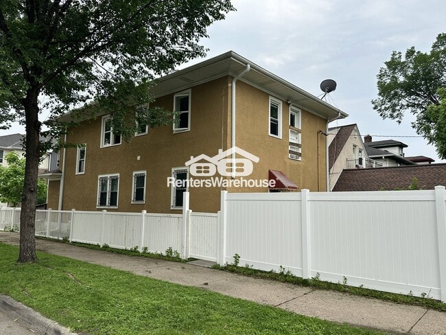Building Photo - 3700 3rd Ave S