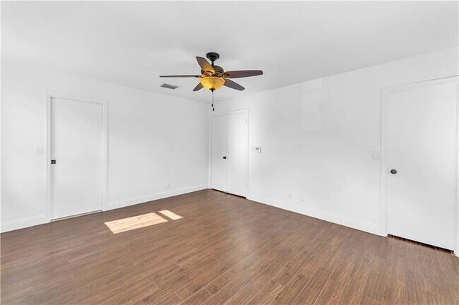 Building Photo - 9144 NW 43rd Ct