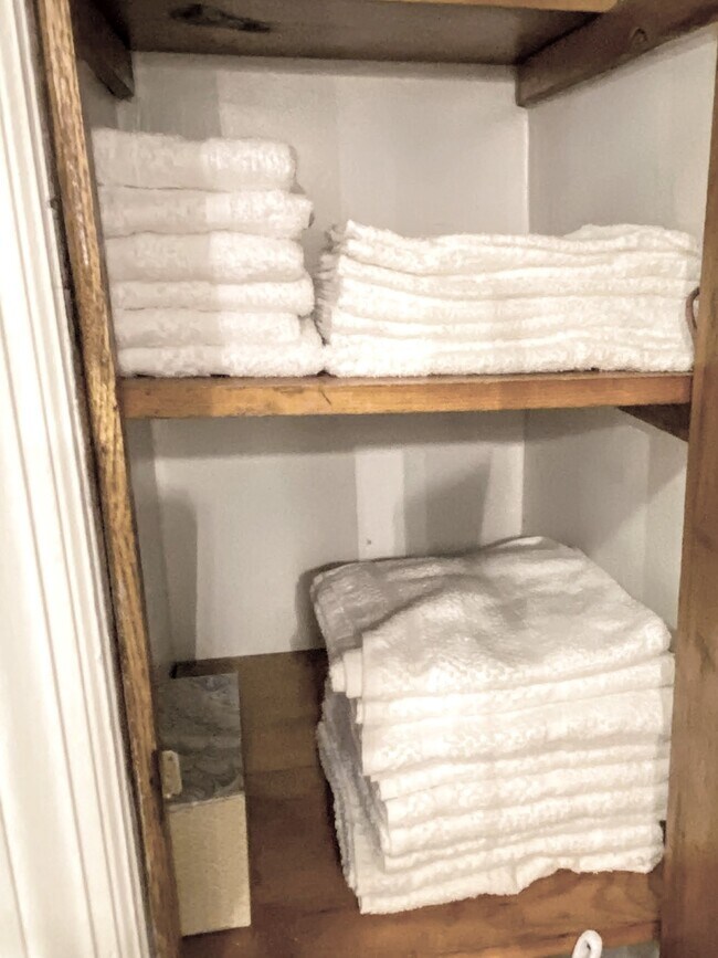 Building Photo - 2925 Center St