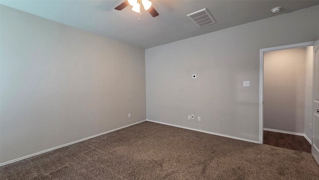 Building Photo - 14097 Lake Cres Dr
