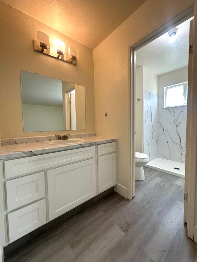 Building Photo - Beautifully Remodeled Home in the Heart of Manteca!
