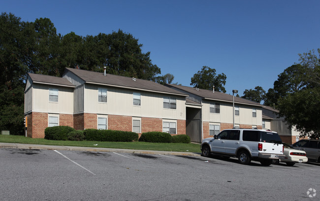 Primary Photo - Autumn Trace Apartments