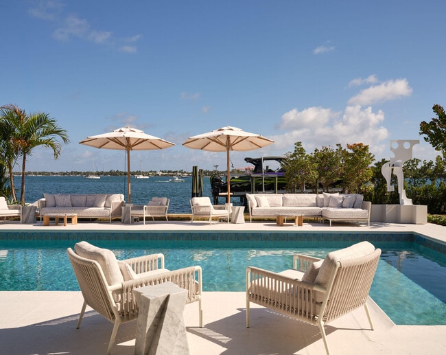 Building Photo - 3410 N Flagler Dr