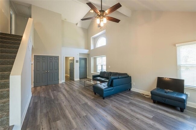 Building Photo - 898 Halston Ct