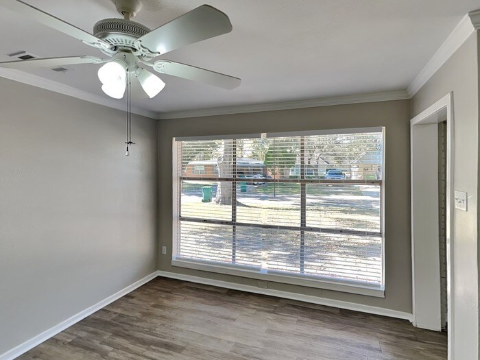 Building Photo - 2123 Raspberry Ln