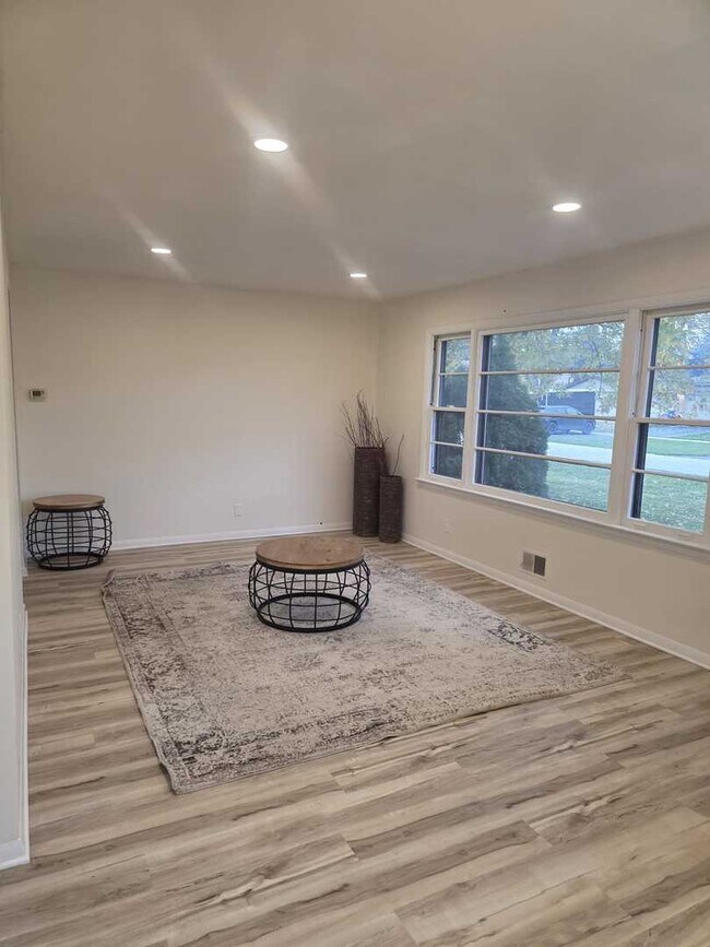 Building Photo - 4905 143rd Pl