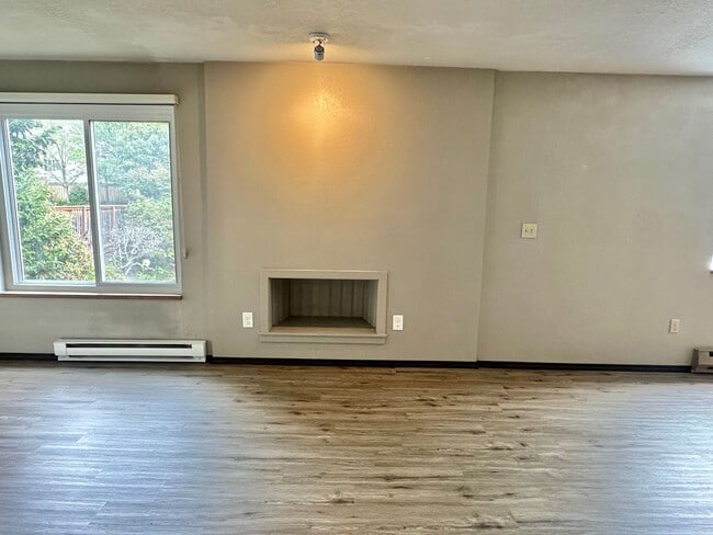 Building Photo - Location, Location, Location! 2-bed Ballar...