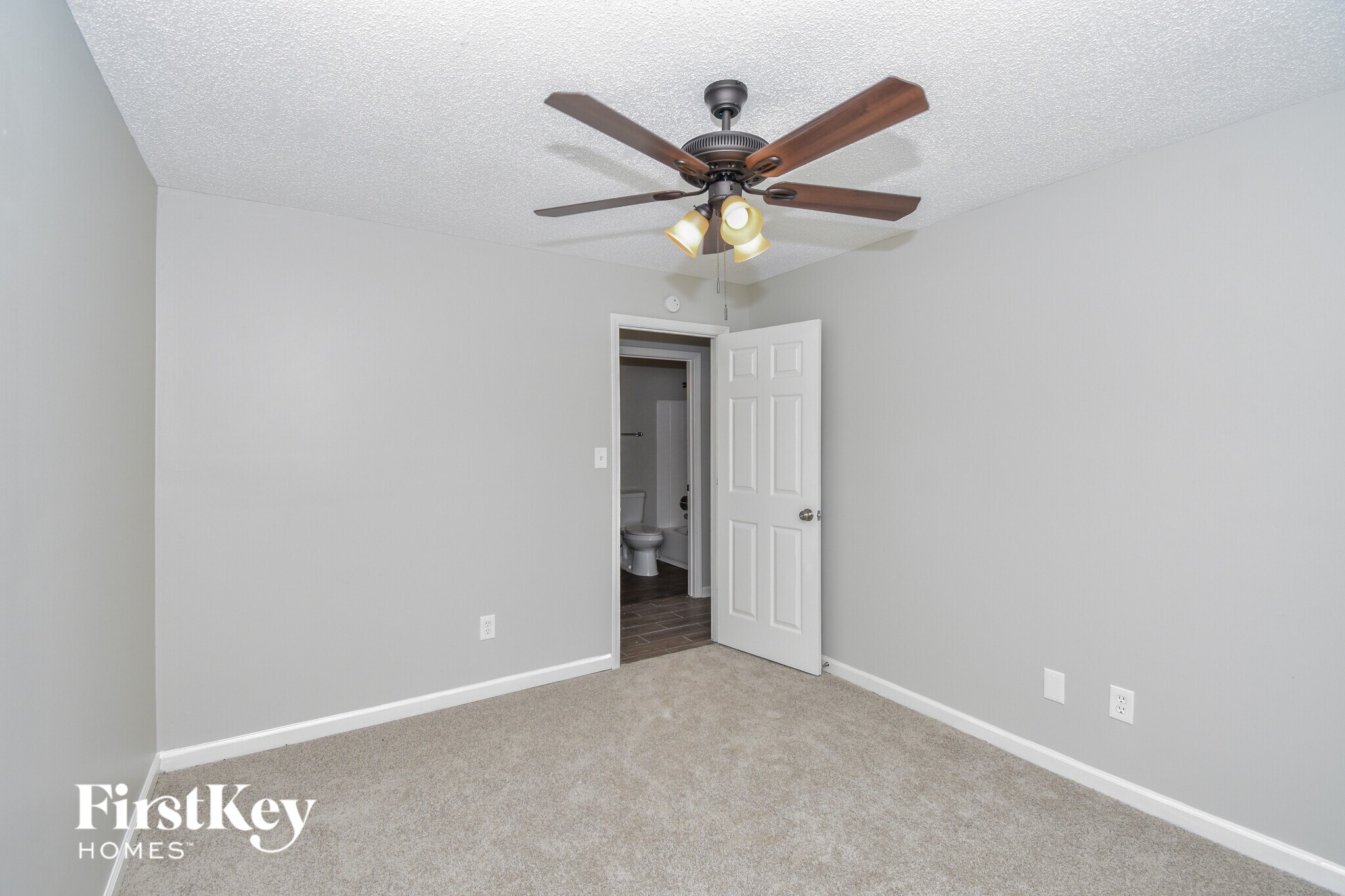 Building Photo - 41 Country Village Dr