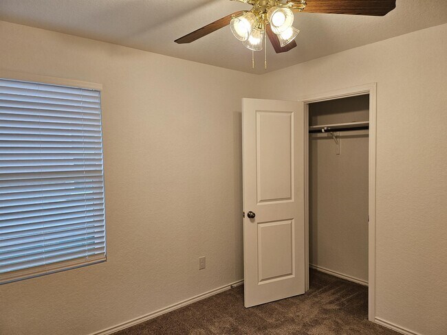 Building Photo - 5911 Coahulia Rdg