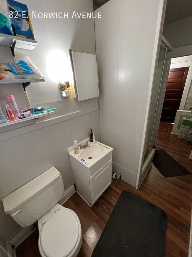 Building Photo - 82 E Norwich Ave