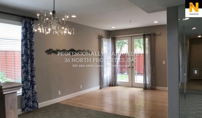 Building Photo - Las Palmas Home For Rent
