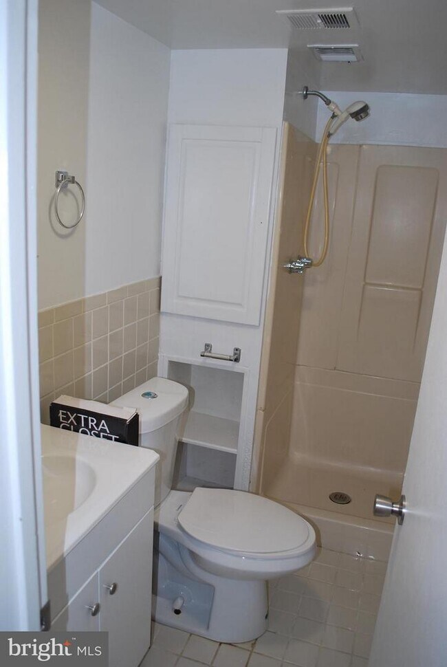 Building Photo - 5614 Duchaine Dr