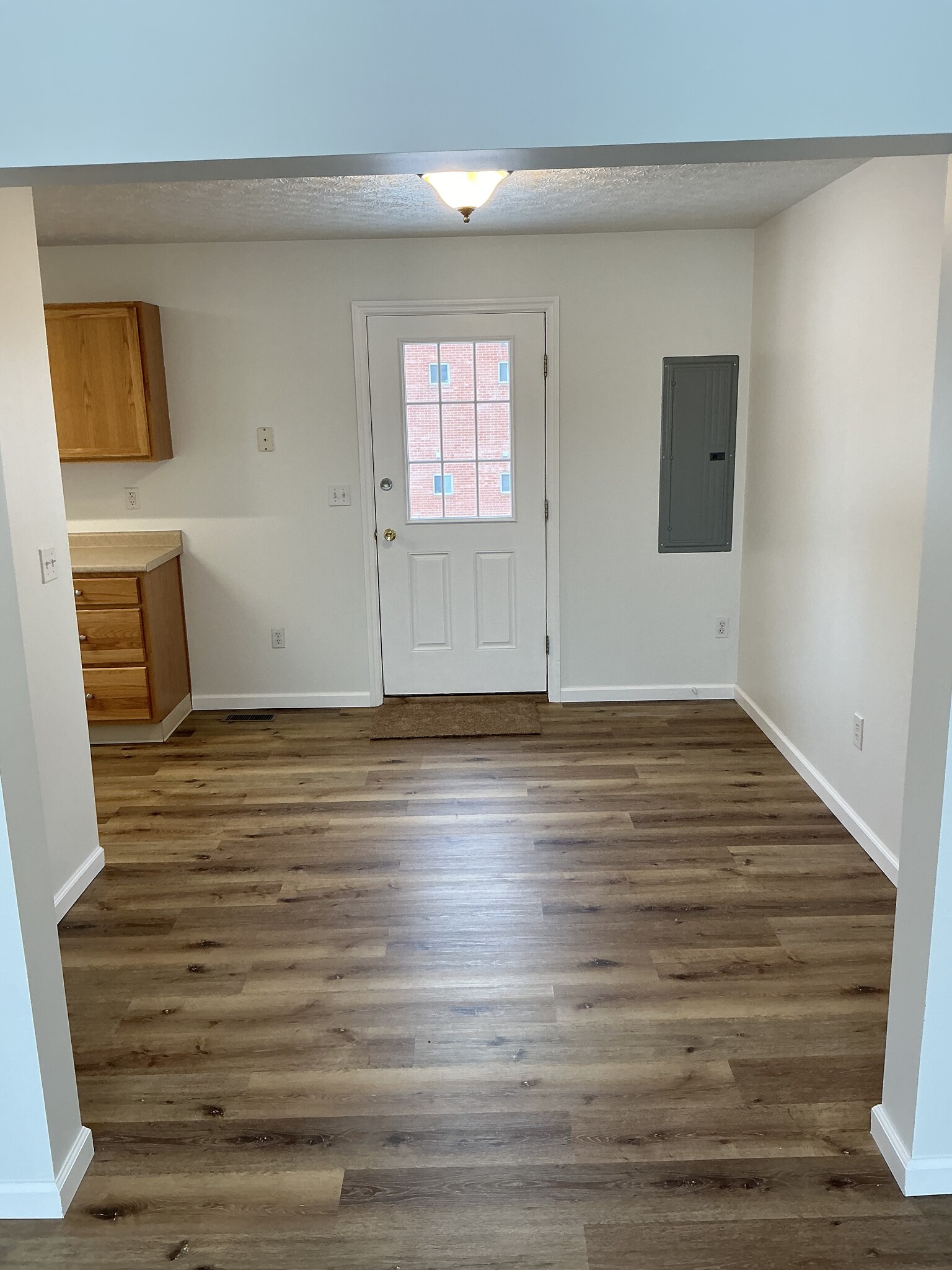 Dining room - 859 E Saint Johns St