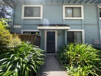 Building Photo - Beautiful Capitola Condo minutes from Capitola Village!