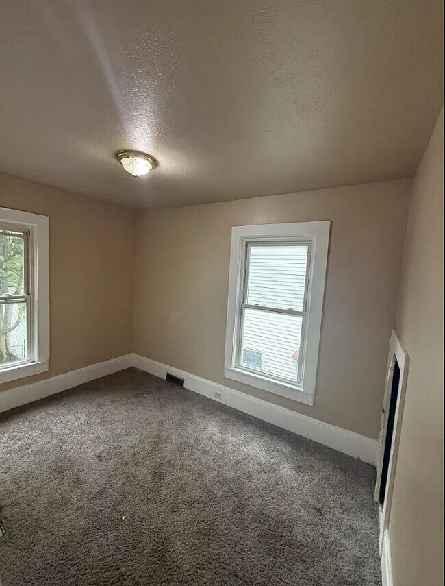 Building Photo - 536 E 123rd St