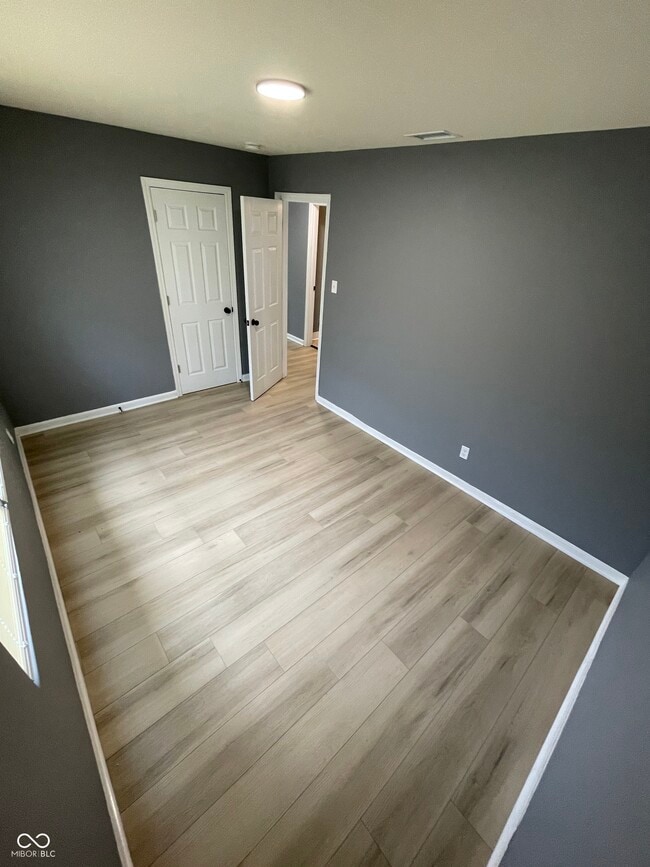 Building Photo - 2245 Admiral Dr