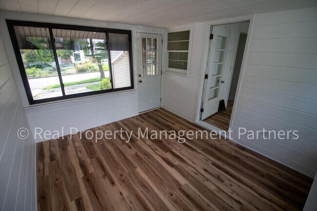 Building Photo - 1350 Giddings Ave SE