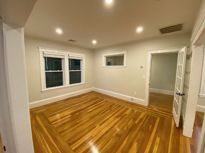 Building Photo - 26 Playstead Rd