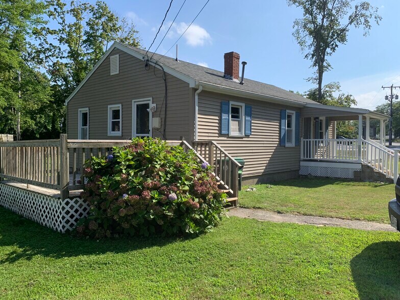 Primary Photo - 73 Careswell St