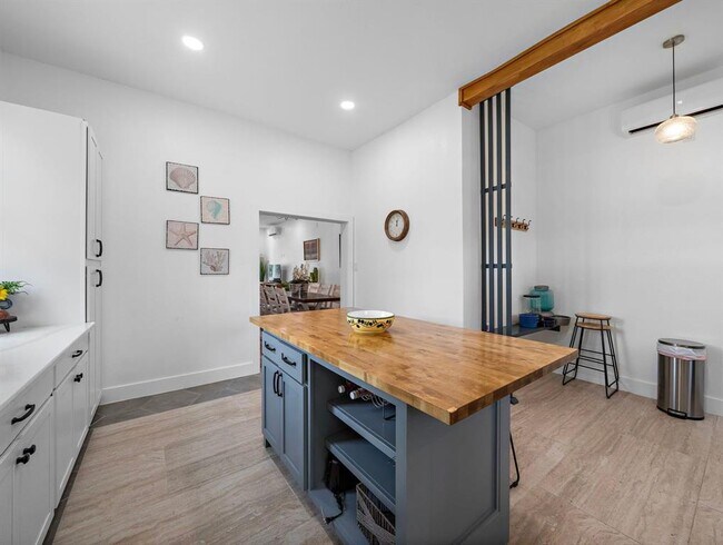 Building Photo - 2815 Avenue H