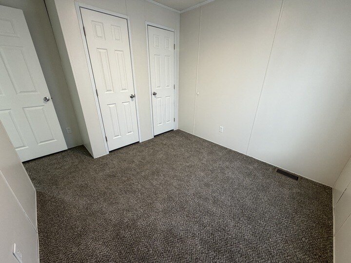 Building Photo - 15386 Danseur Dr