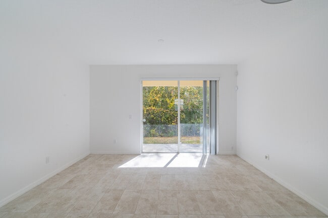 Building Photo - 2006 Fiesta Ridge Ct