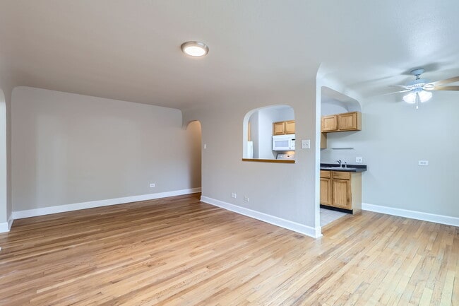 Building Photo - Apex 1101