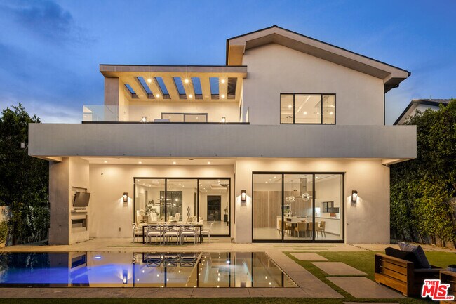 Building Photo - 4445 Camellia Ave