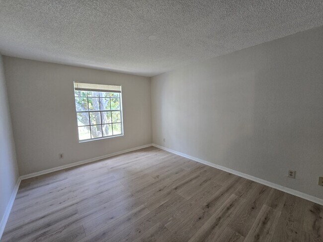 Building Photo - Charming 1 Bed 1 Bath in I District of Orl...