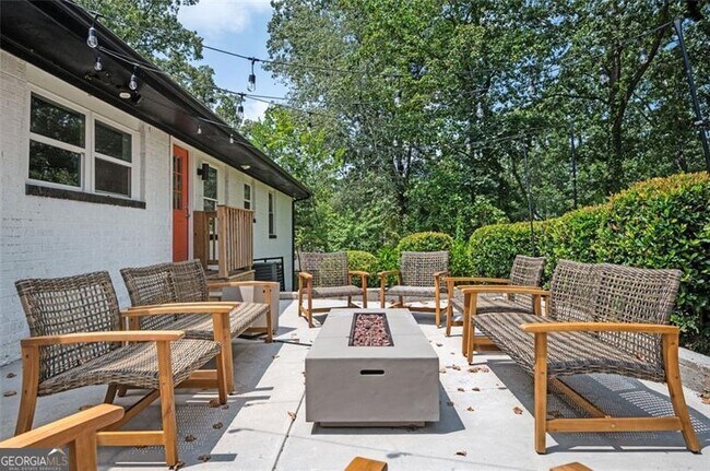 Building Photo - 1778 Flintwood Dr SE