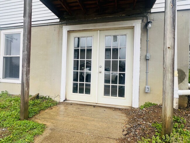 Building Photo - 1107-1111 Burns Ave