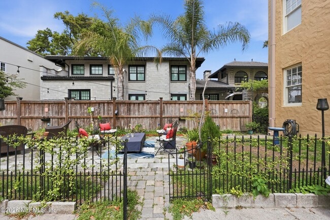 Building Photo - 1786 Challen Ave