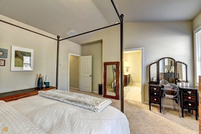 Building Photo - 2245 Black Pebble Cir