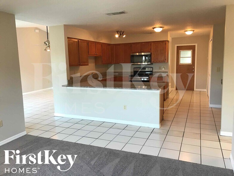 Building Photo - 1771 Gatewood Dr