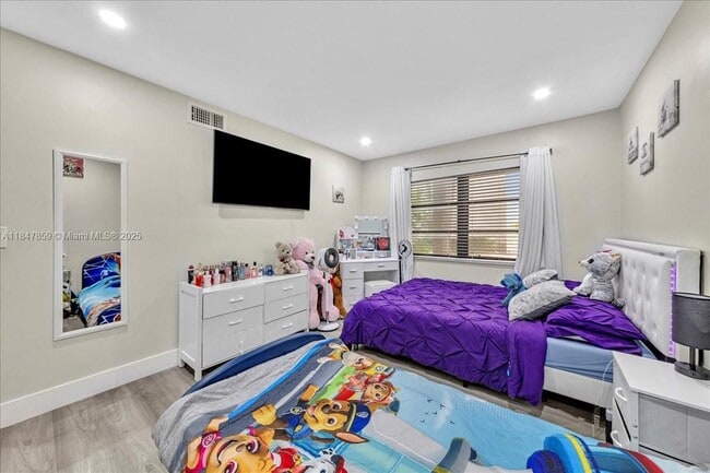Building Photo - 8550 SW 149th Ave