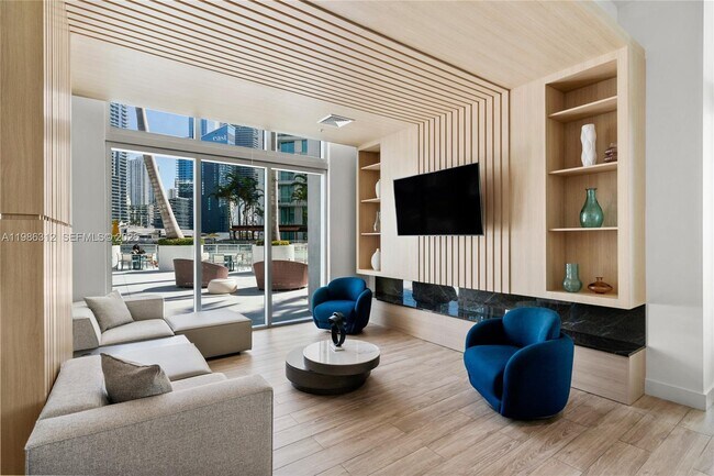 Building Photo - 90 SW 3rd St