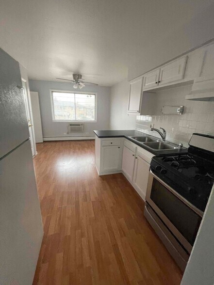 Building Photo - 17738 Commercial Ave