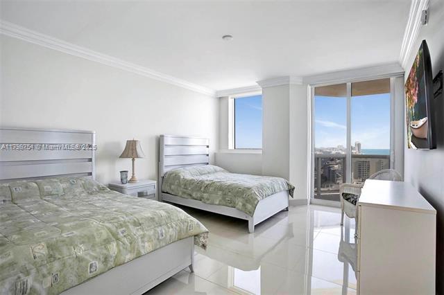 Building Photo - 4779 Collins Ave