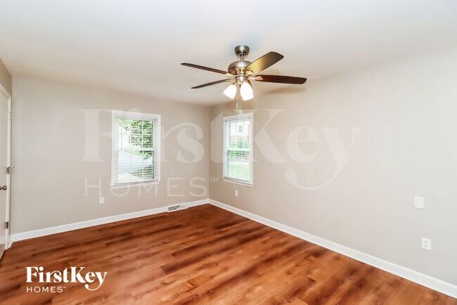 Building Photo - 7625 Summerwood Ln