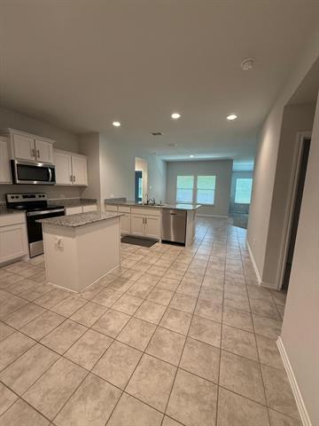 Building Photo - 112 Piping Rock Dr