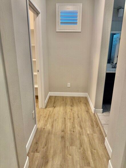 master walkway - 1326 N Zane Dr