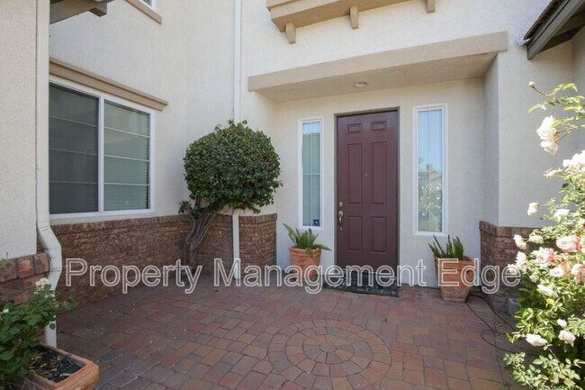 Building Photo - 31804 Bottle Brush St
