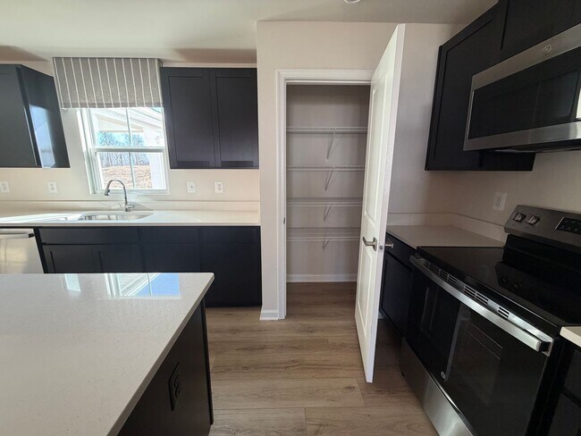 Building Photo - 59 Glacier Ave