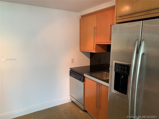 Building Photo - 6365 Collins Ave